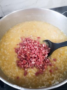 Añadimos los taquitos de jamón