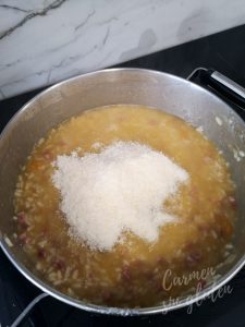 Añadimos el queso parmesano